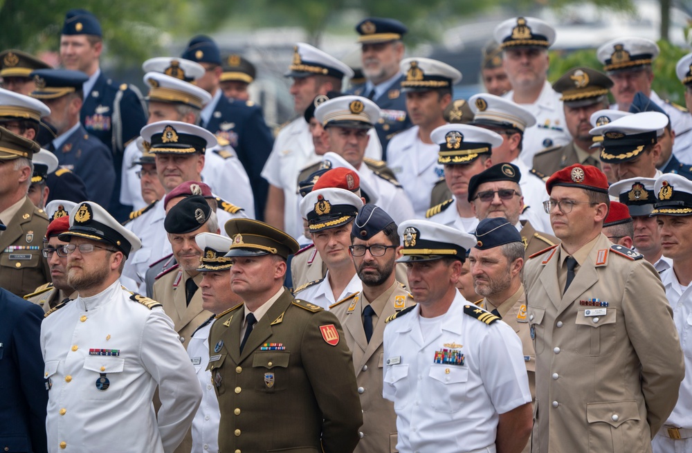 Thunderbirds soar in commemorative flyover at NATO HQ SACT