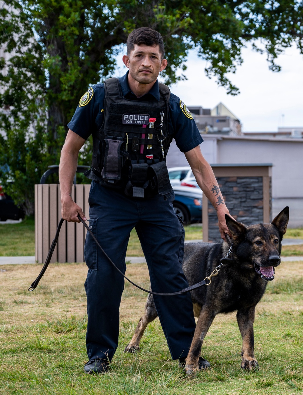 NERE23 Participants Interact With Military Working Dogs