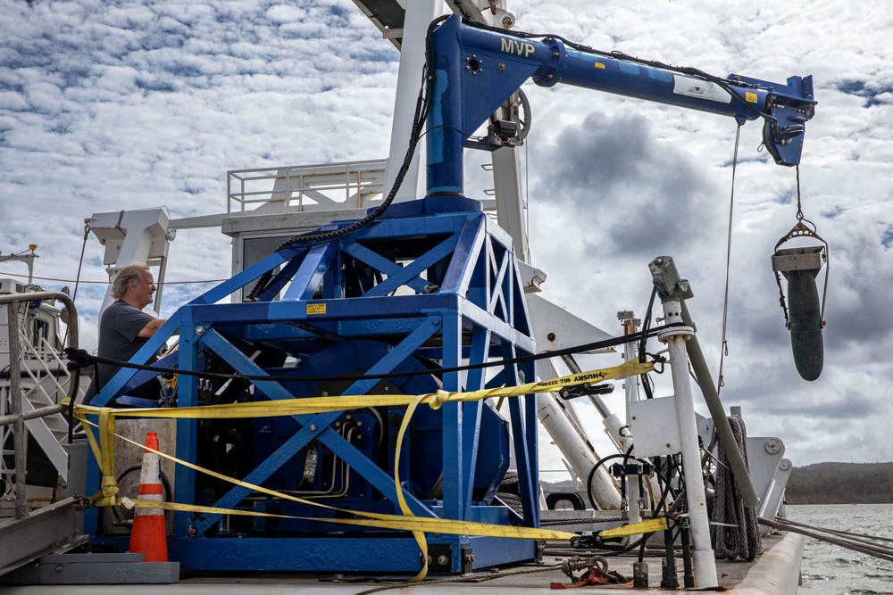 USNS Henson Detachment Conducts HSL Operations as Part of Typhoon Mawar Recovery Effort