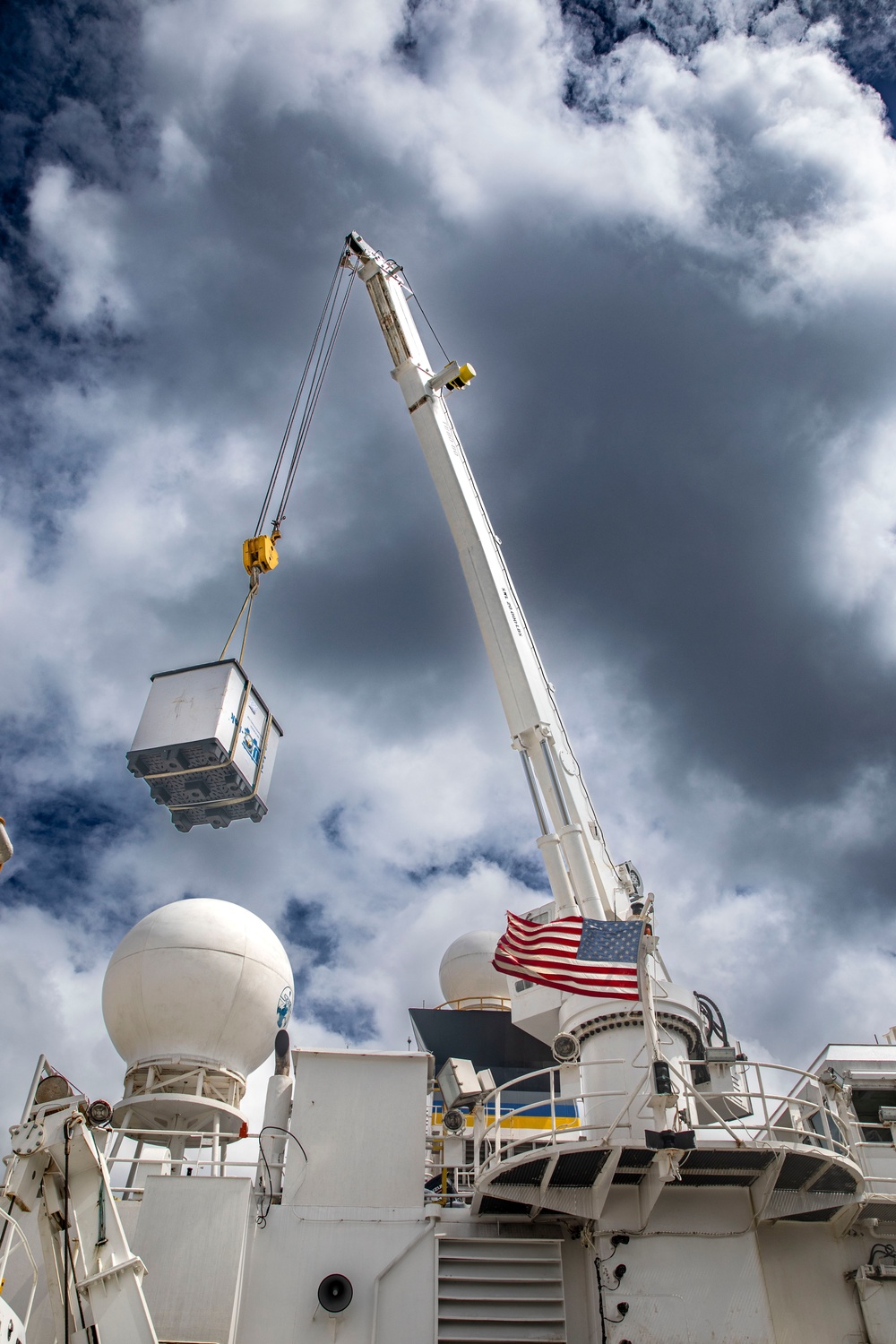 USNS Henson Detachment Conducts HSL Operations as Part of Typhoon Mawar Recovery Effort