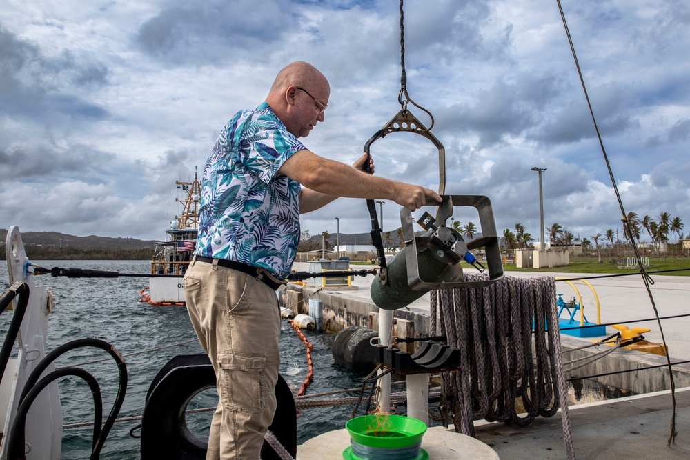 USNS Henson Detachment Conducts HSL Operations as Part of Typhoon Mawar Recovery Effort