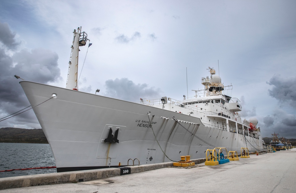 USNS Henson Detachment Conducts HSL Operations as Part of Typhoon Mawar Recovery Effort