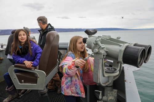Homer, AK community tour the USS Momsen (DDG 92)