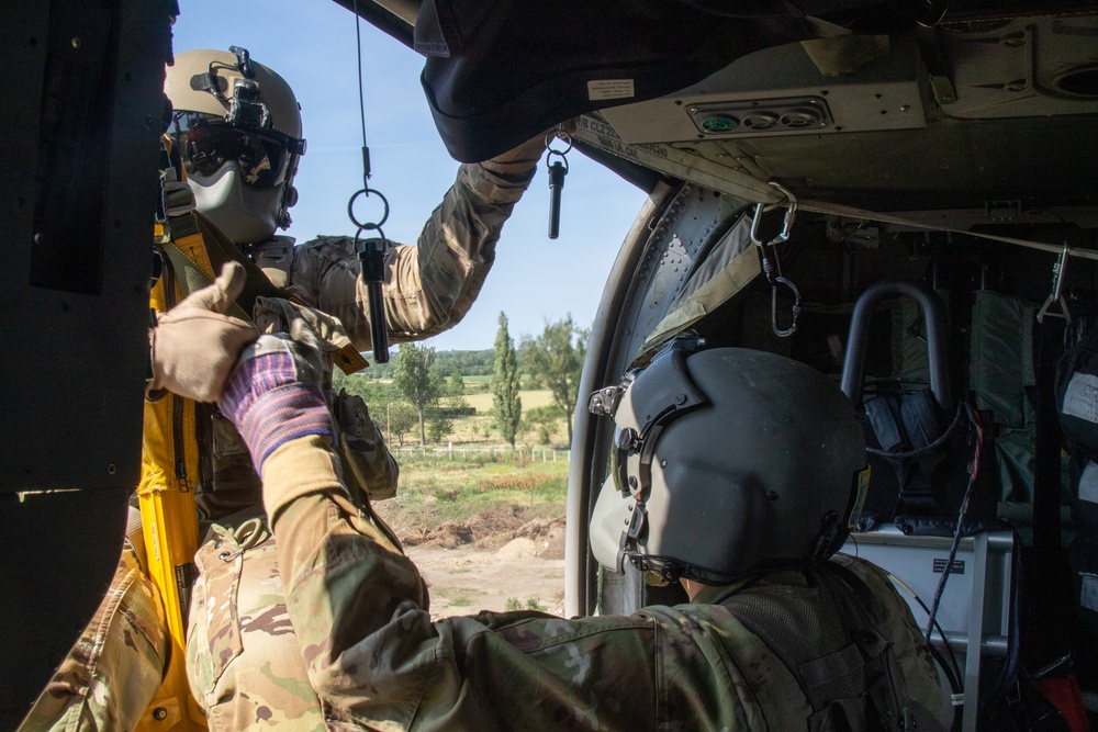 3rd Combat Aviation Brigade Conducts MEDEVAC Training during Saber Guardian