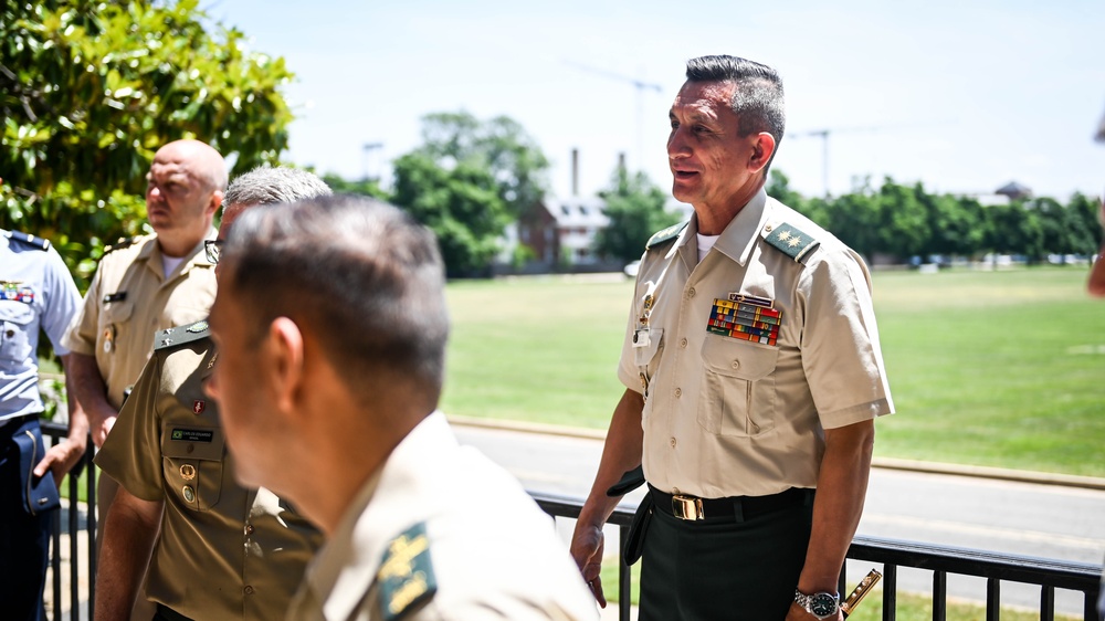 Colombian Escuela Superior de Guerra Visits the IADC