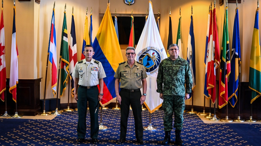 Colombian Escuela Superior de Guerra Visits the IADC