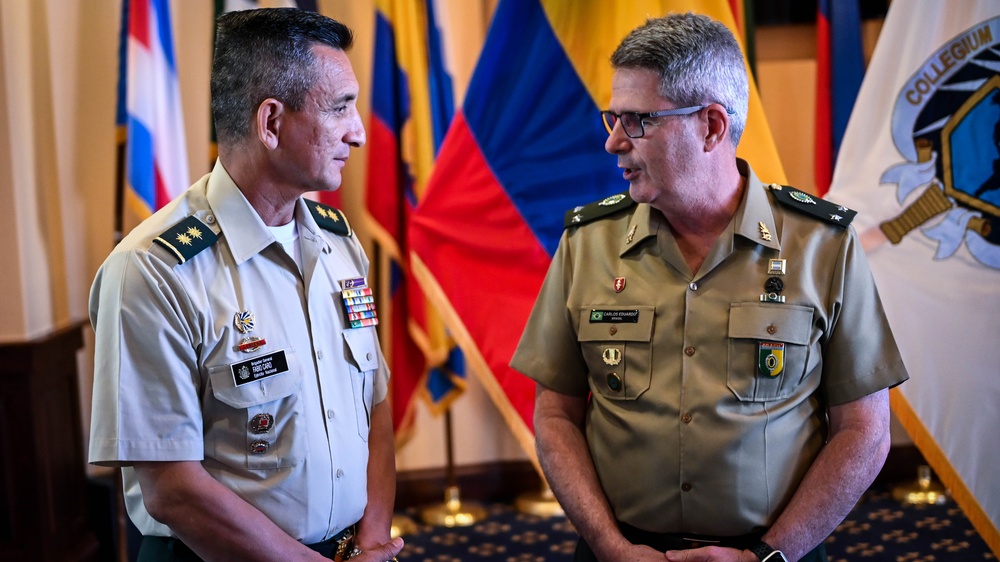 Colombian Escuela Superior de Guerra Visits the IADC