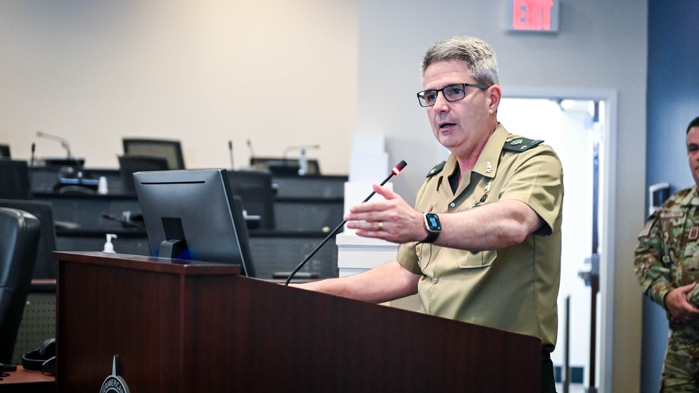 Colombian Escuela Superior de Guerra Visits the IADC