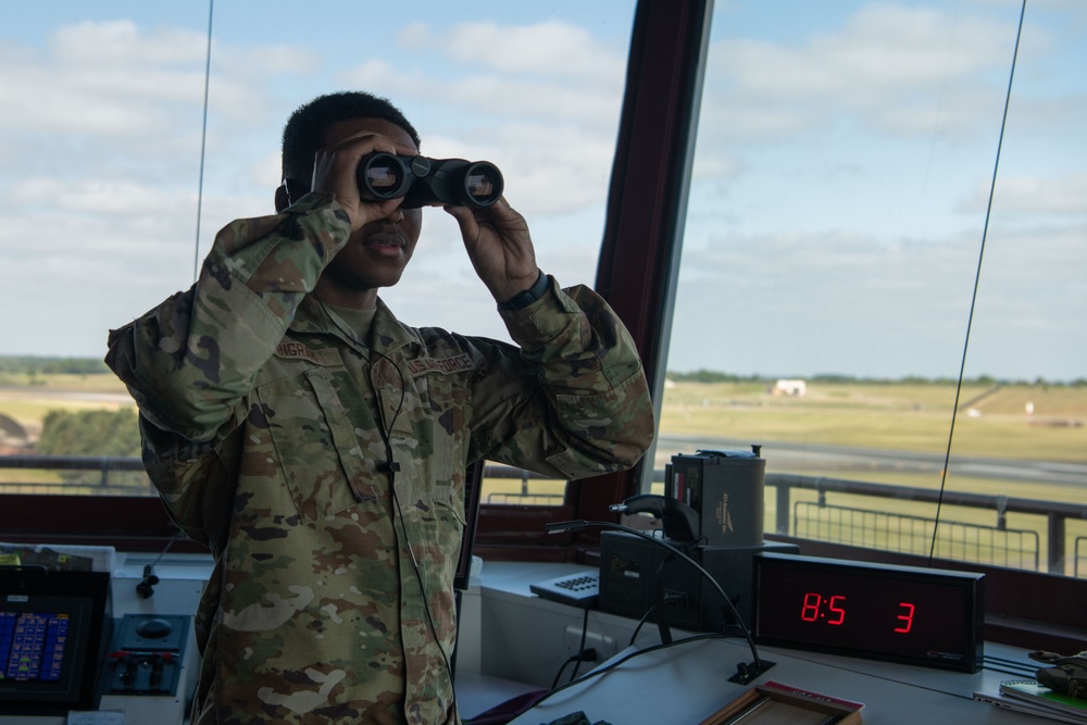 Clear Skies for F-35s