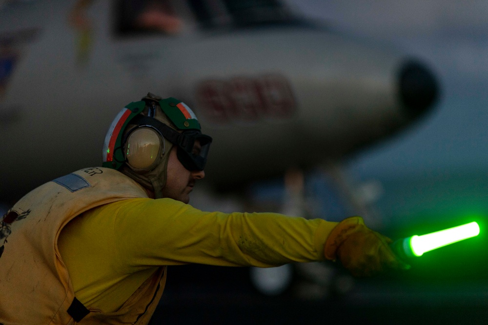 USS Ronald Reagan (CVN 76) conducts night flight operations