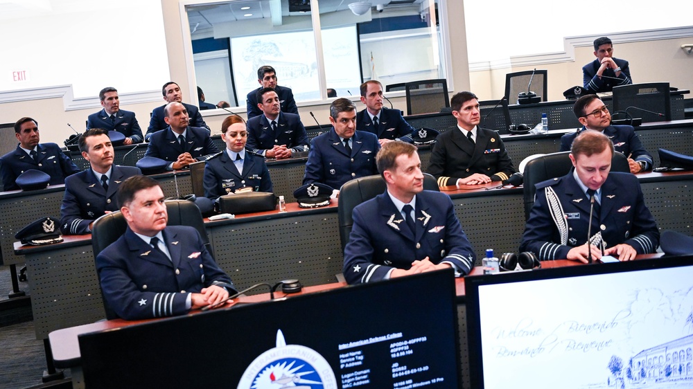 Academia de Guerra Aérea de Chile visits the IADC