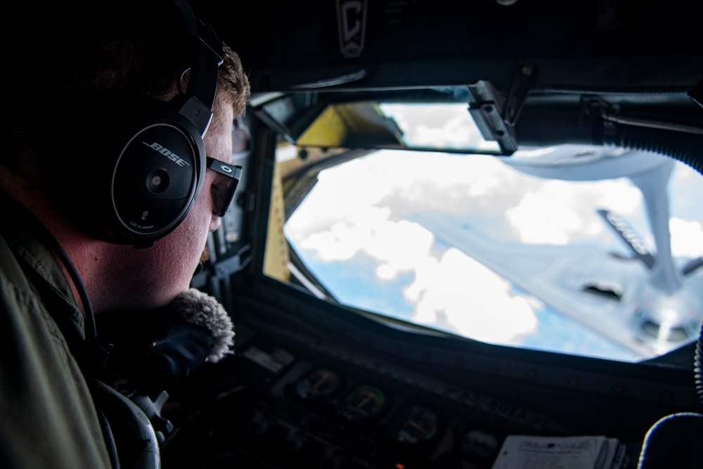 121st refuels B-2 Spirit