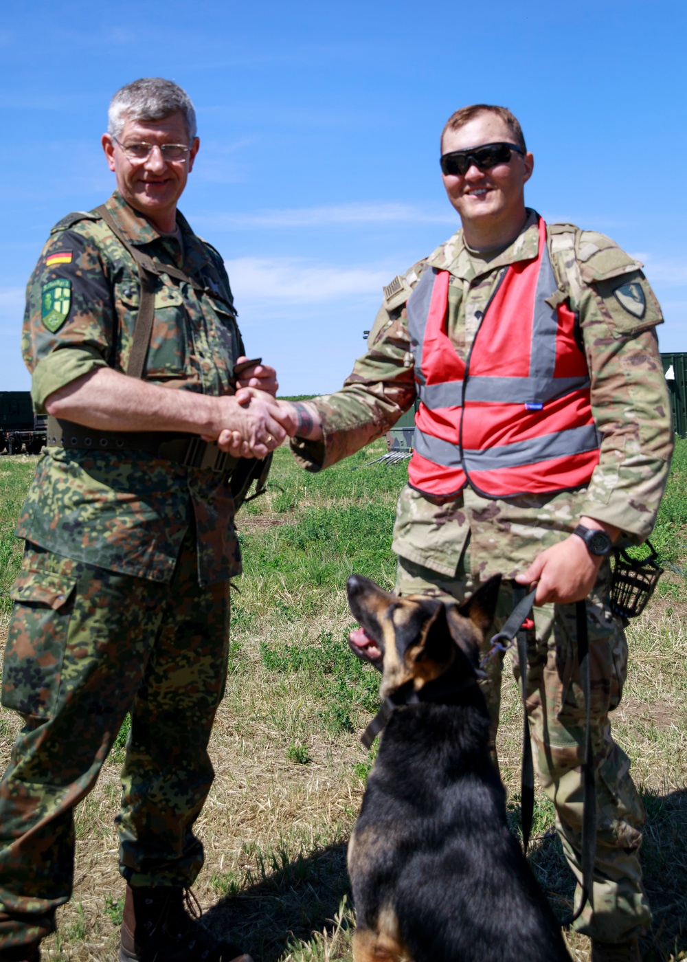 Military working dog takes flight to HOSPEX