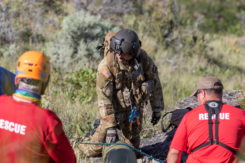 USAAAD trains with civilian search and rescue