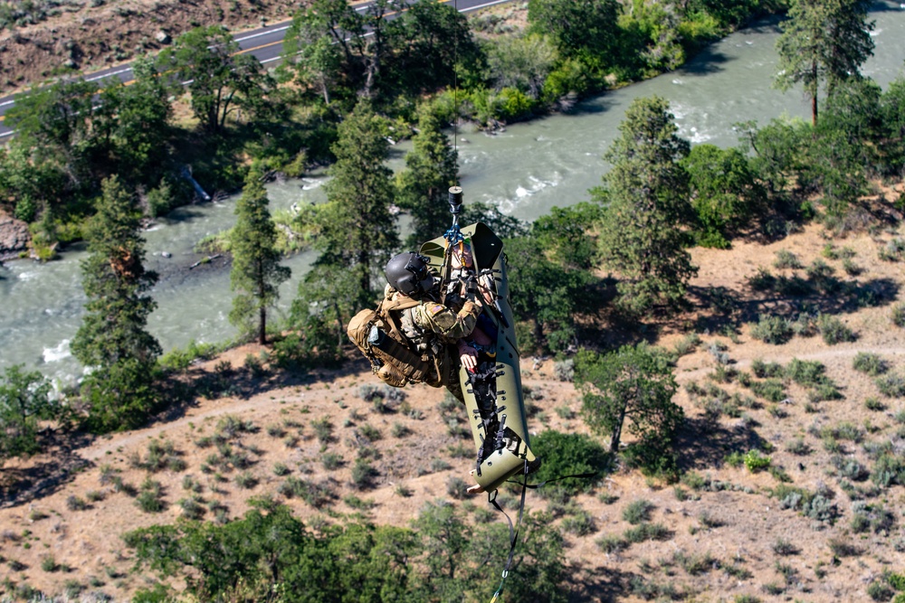 USAAAD trains with civilian search and rescue