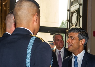 Prime Minister of United Kingdom Lays Wreath at Arlington National Cemetery