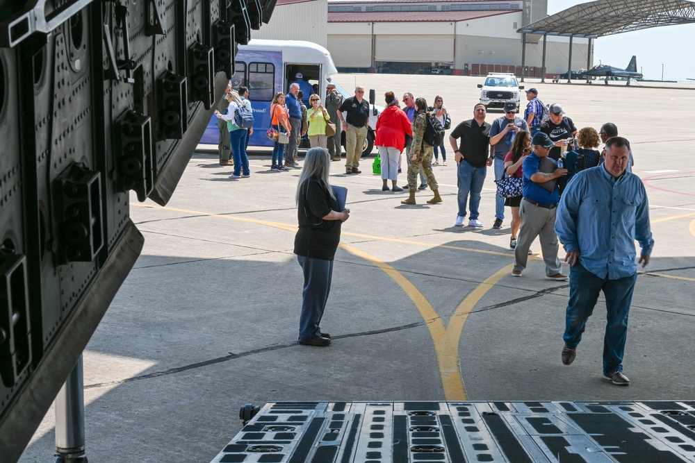 58 AS Airmen showcase C-17 capabilities to Altus, Vance AFB civic leaders