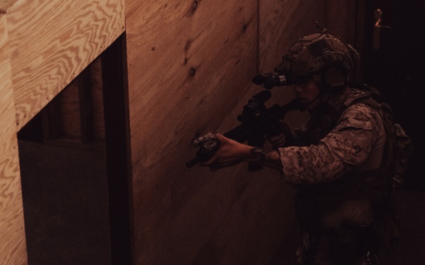2d Recon and EODMU8 House Clearing Training