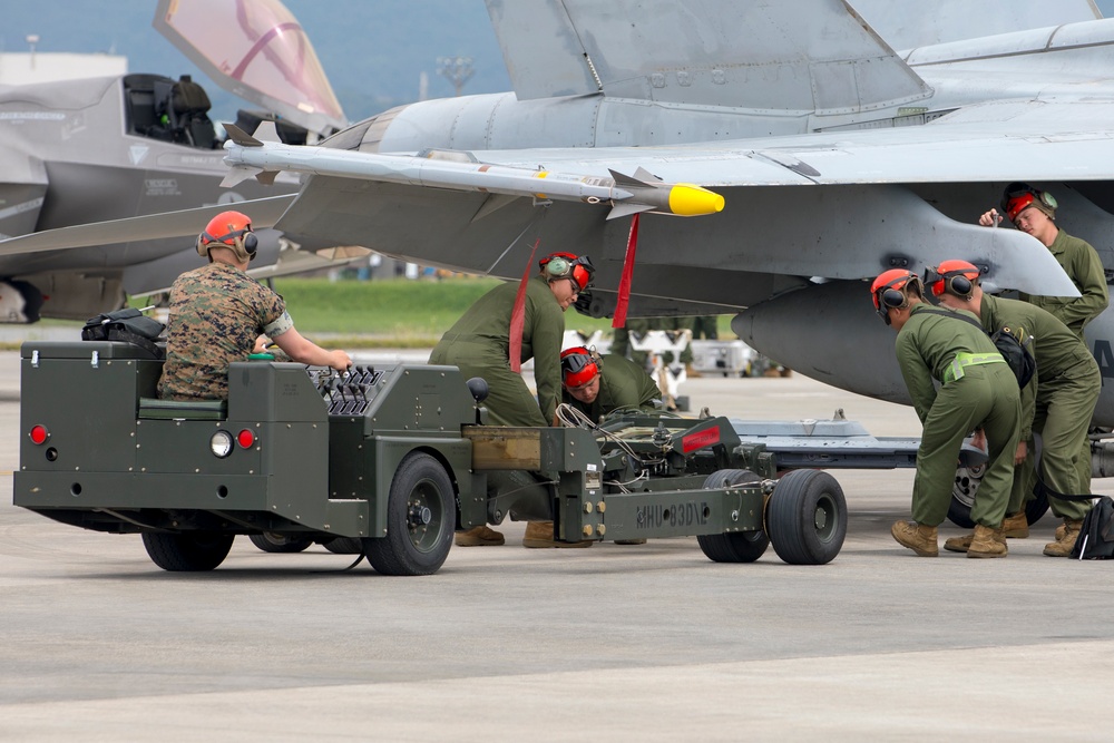 Silver Eagles and Green Knights Load Up!