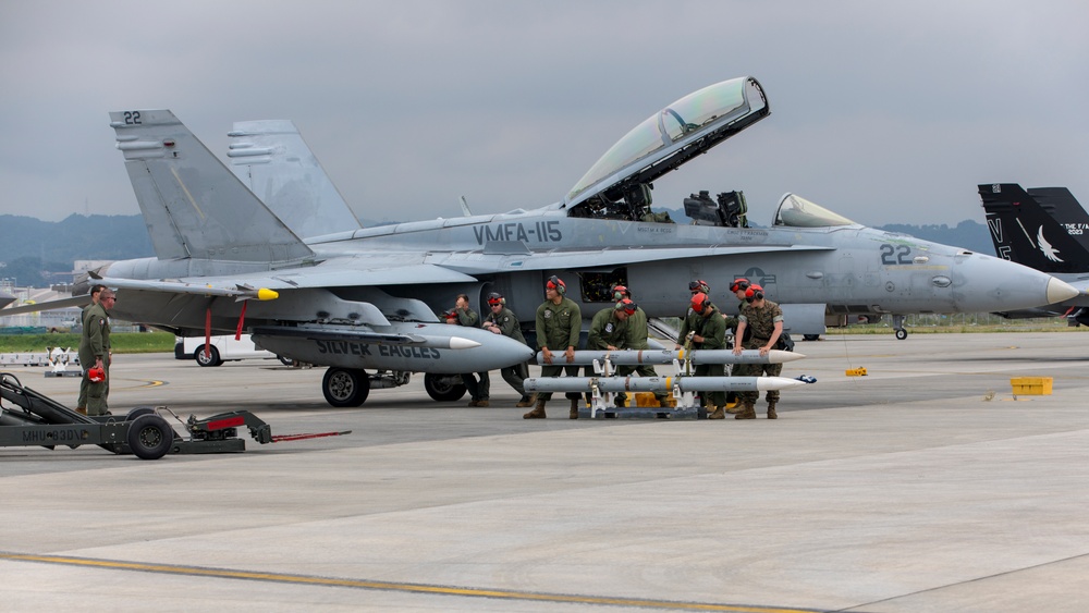 Silver Eagles and Green Knights Load Up!
