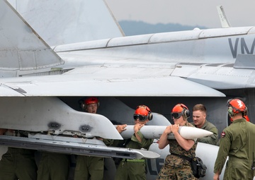 Silver Eagles and Green Knights Load Up!