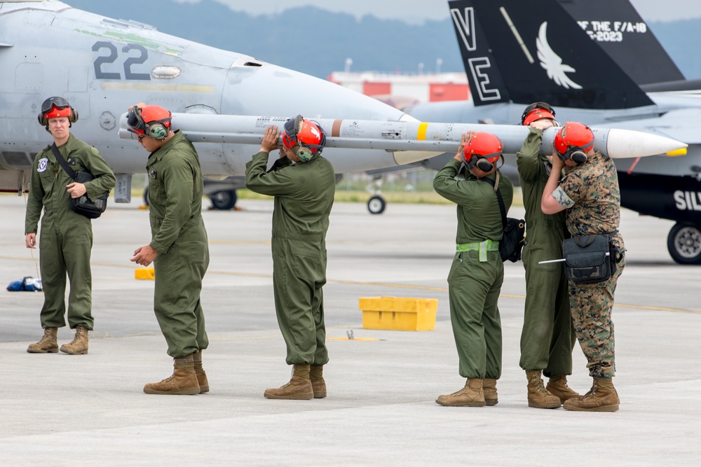 Silver Eagles and Green Knights Load Up!