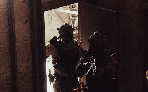 2d Recon and EODMU8 House Clearing Training