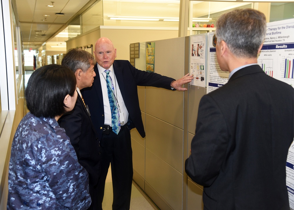 Japan’s National Defense Medical College visits NAMRU San Antonio