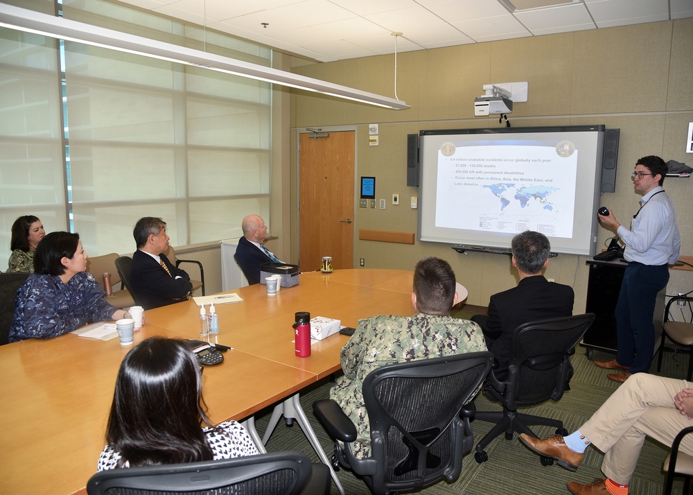 Japan’s National Defense Medical College visits NAMRU San Antonio