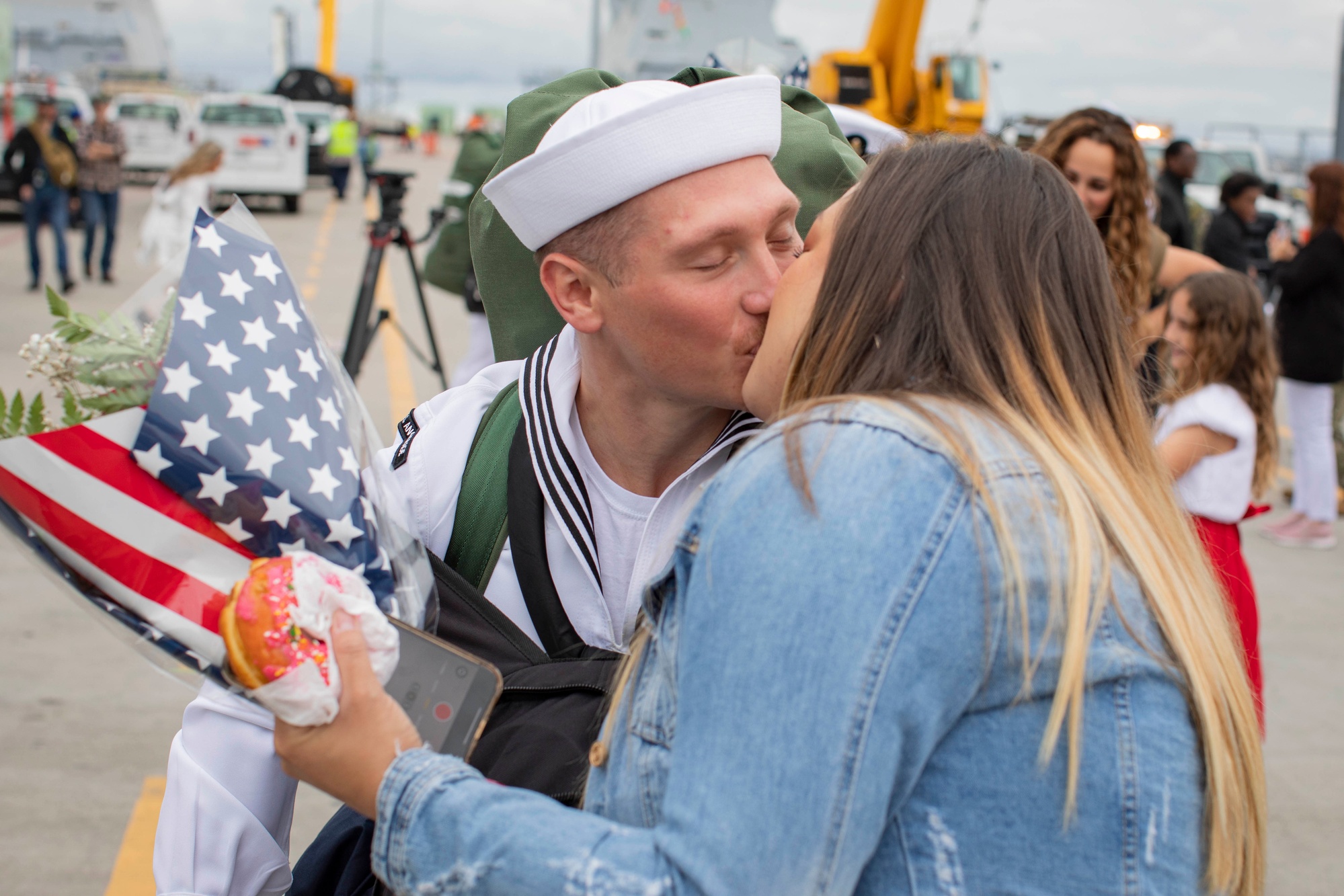 DVIDS - Images - San Diego Padres Player Visits USS Anchorage