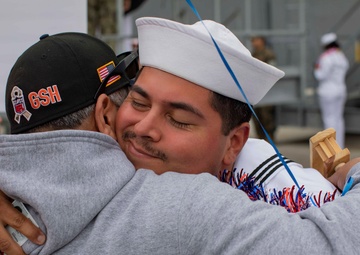 USS Anchorage (LPD 23) Returns To Home Port