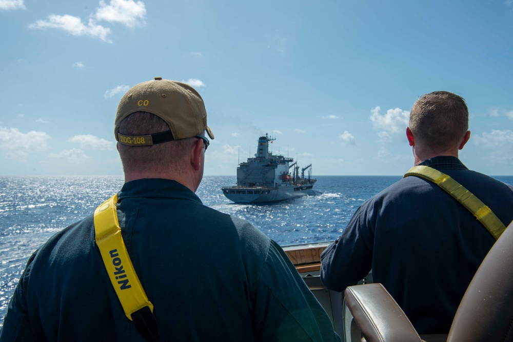 Wayne E. Meyer Conducts Underway Replenishment