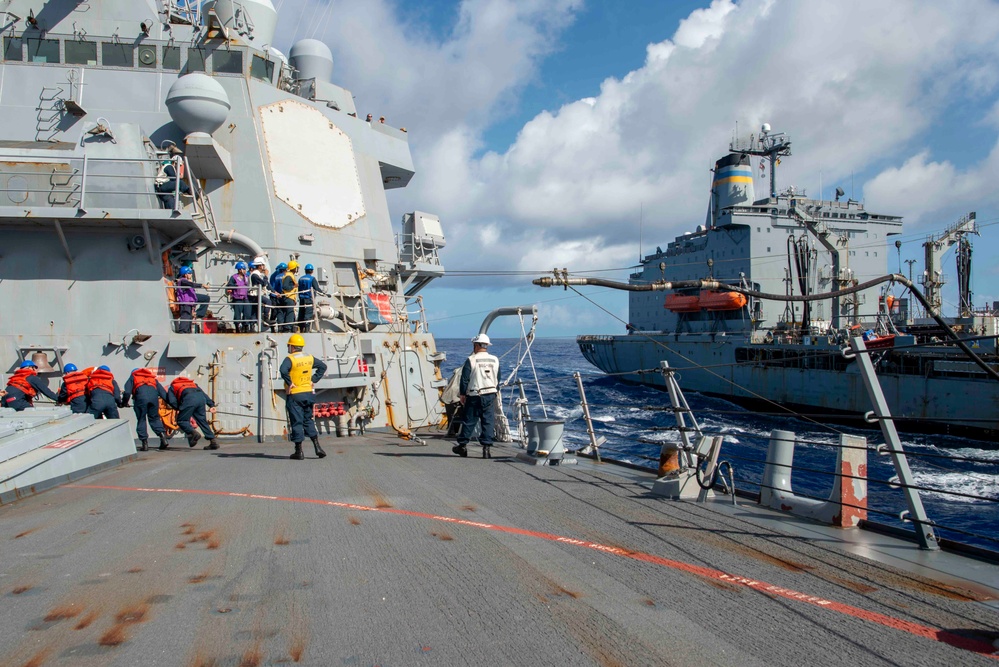 Wayne E. Meyer Conducts Underway Replenishment