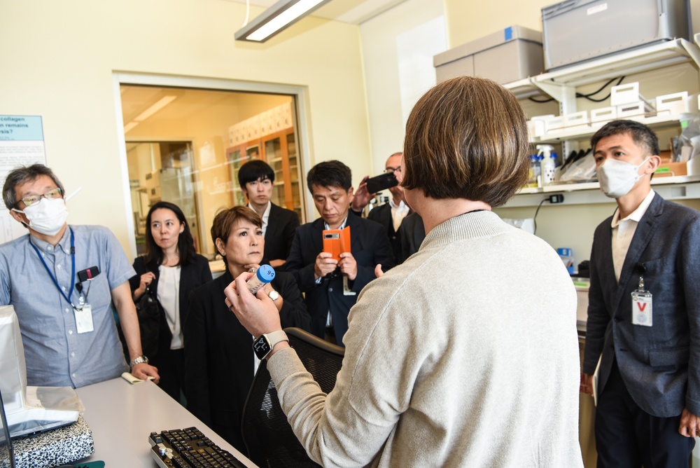 DPAA host Japanese MHLW personnel for scientific analysis meeting