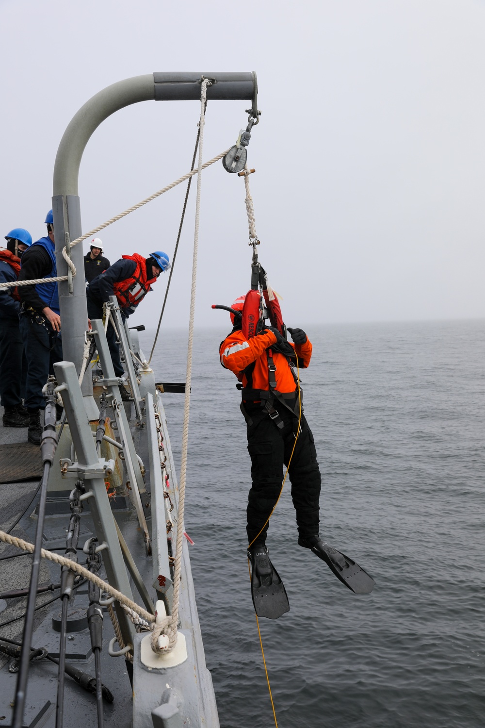 DVIDS - Images - USS Momsen (DDG 92) [Image 3 of 19]