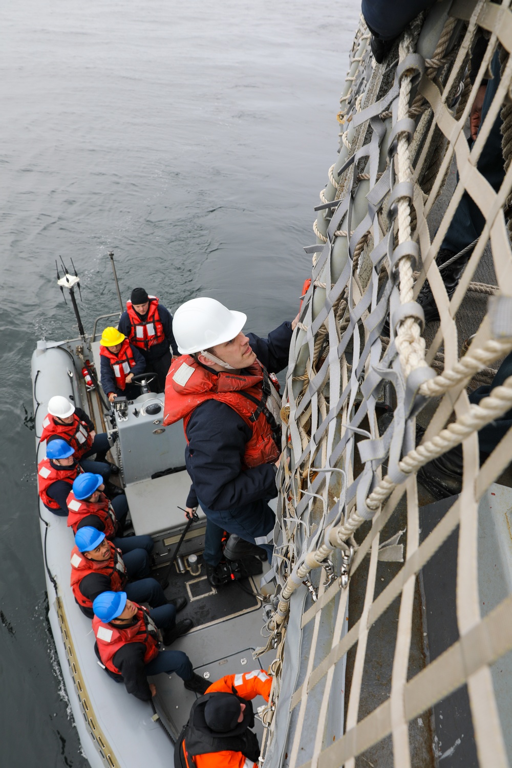 USS Momsen (DDG 92)