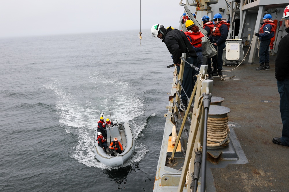 USS Momsen (DDG 92)