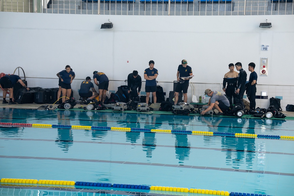 MDSU, ROKN Dive Pool Training, Cultural Exchange