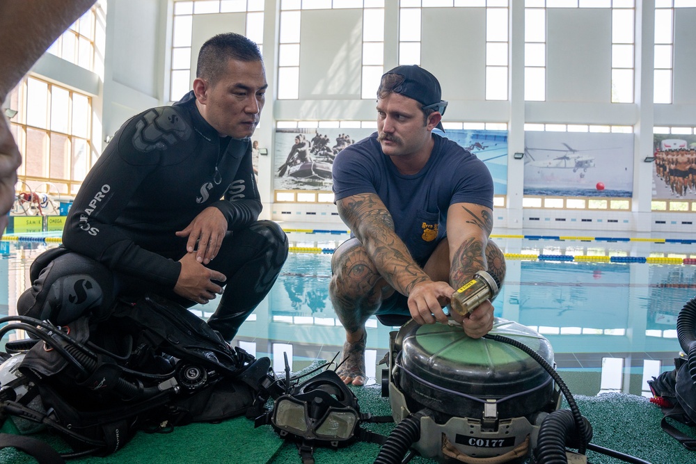 MDSU, ROKN Dive Pool Training, Cultural Exchange