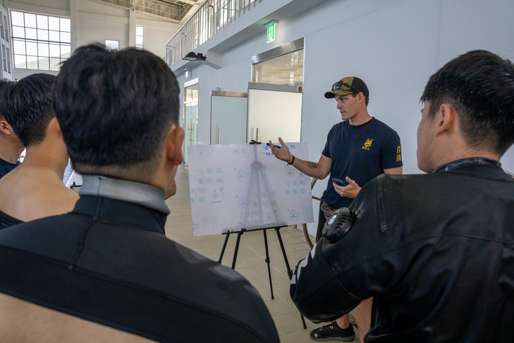 MDSU, ROKN Dive Pool Training, Cultural Exchange
