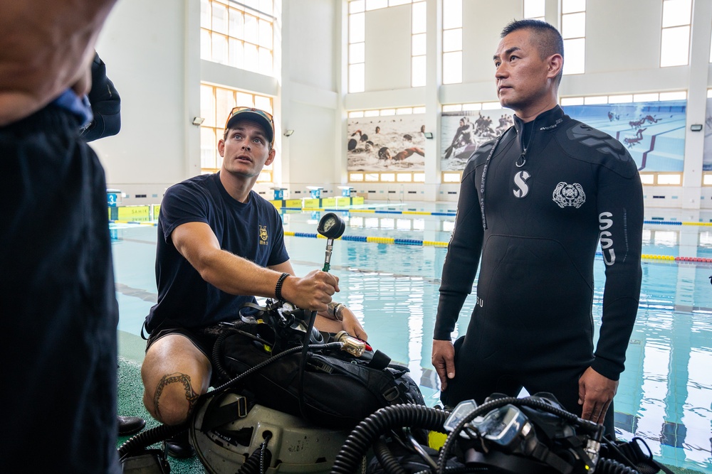 MDSU, ROKN Dive Pool Training, Cultural Exchange