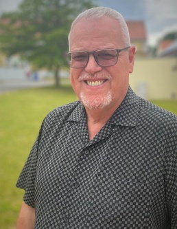 Joining the Army in ’76 right before ‘Be All You Can Be’ – AFSBn-Germany deputy retires as legendary slogan returns