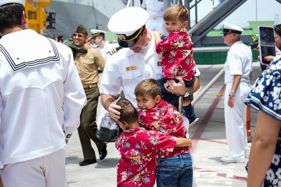 USS Makin Island (LHD 8) Returns To Home Port