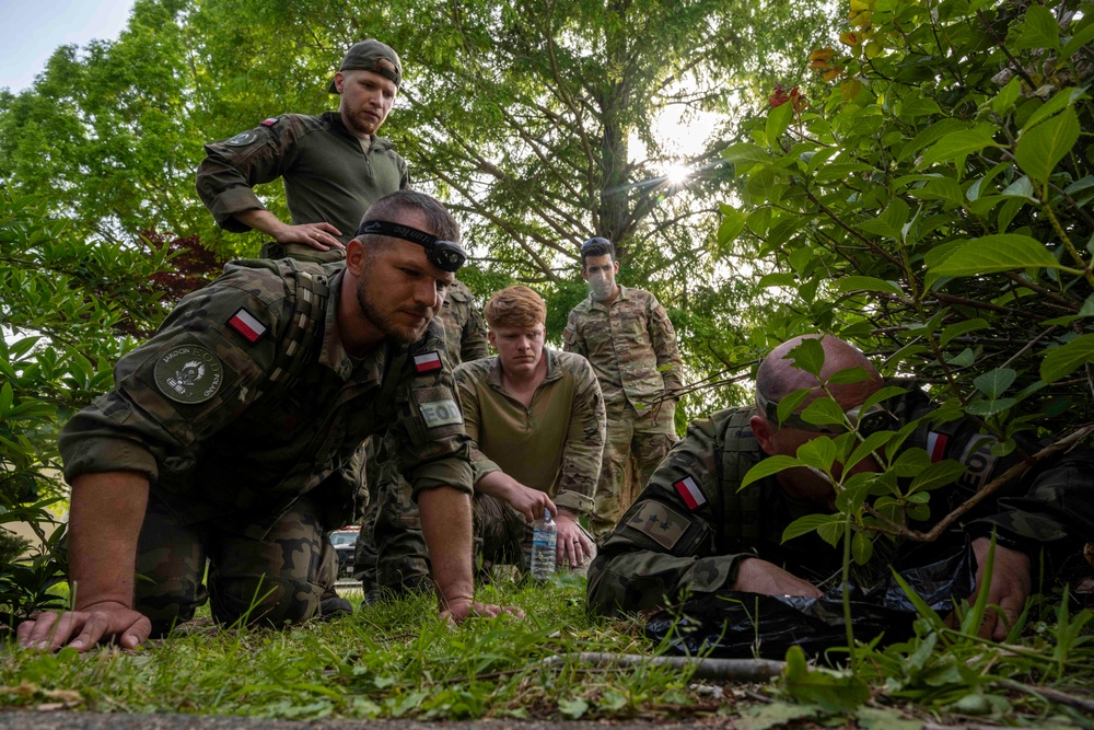 Cross-Continental Collaboration: USAF and Polish AF EOD