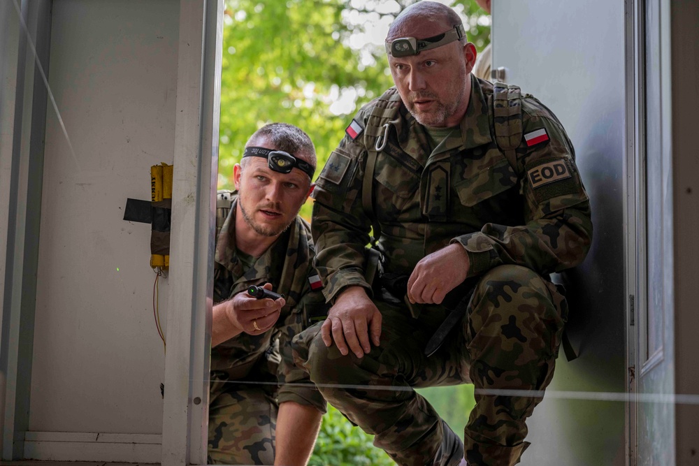 Cross-Continental Collaboration: USAF and Polish AF EOD