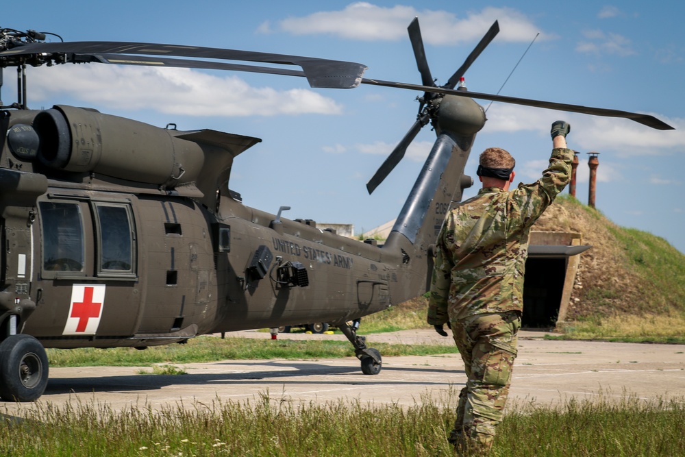 U.S. Army Soldiers execute live hoist training during Saber Guardian 23