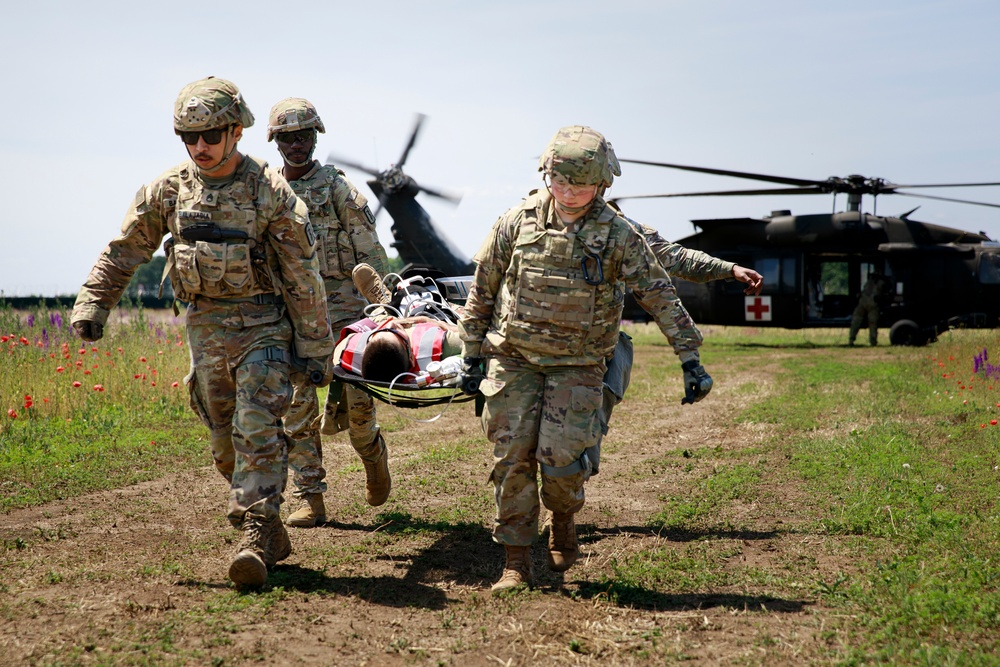 U.S. Army Soldiers execute live hoist training during Saber Guardian 23