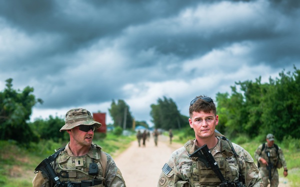 U.S. Army conducts patrol to Kenyan village