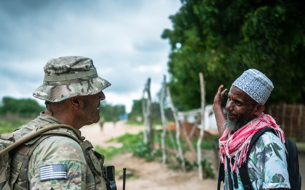 U.S. Army conducts patrol to Kenyan village