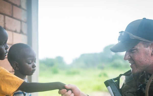 U.S. Army conducts patrol to Kenyan village